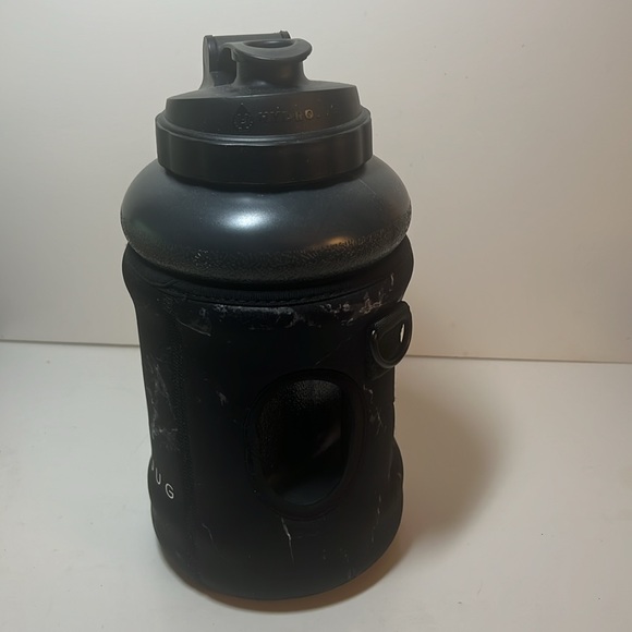 Hydro jug with carry strap - Picture 2 of 5